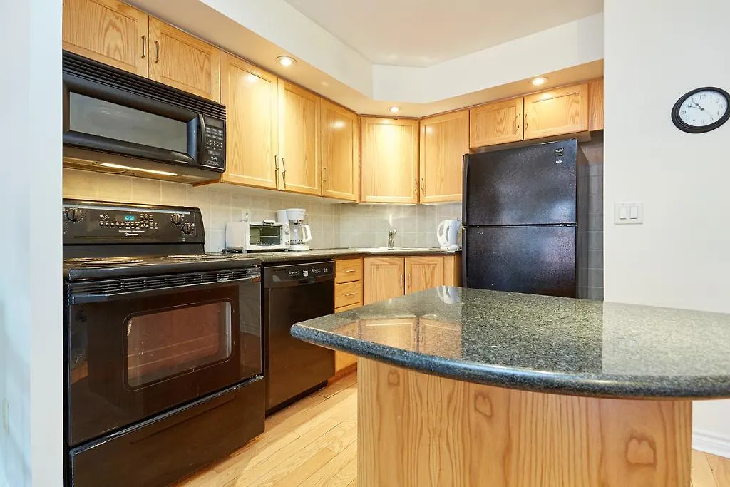 Atlas Suites Furnished Apartments- Rogers Center, Downtown Toronto Apartment