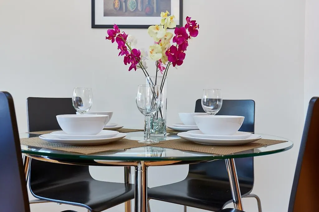 Apartment Atlas Suites Furnished Apartments- Rogers Center, Downtown Toronto Canada
